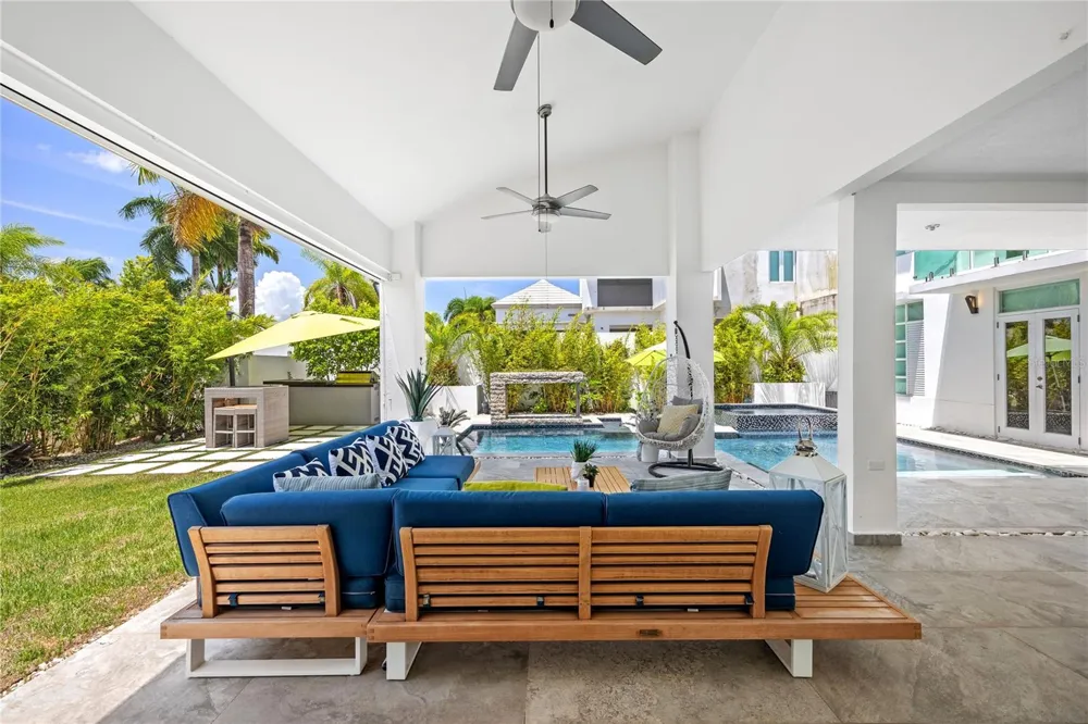 35 PASEO LAS PALMAS Dorado, PR 00646