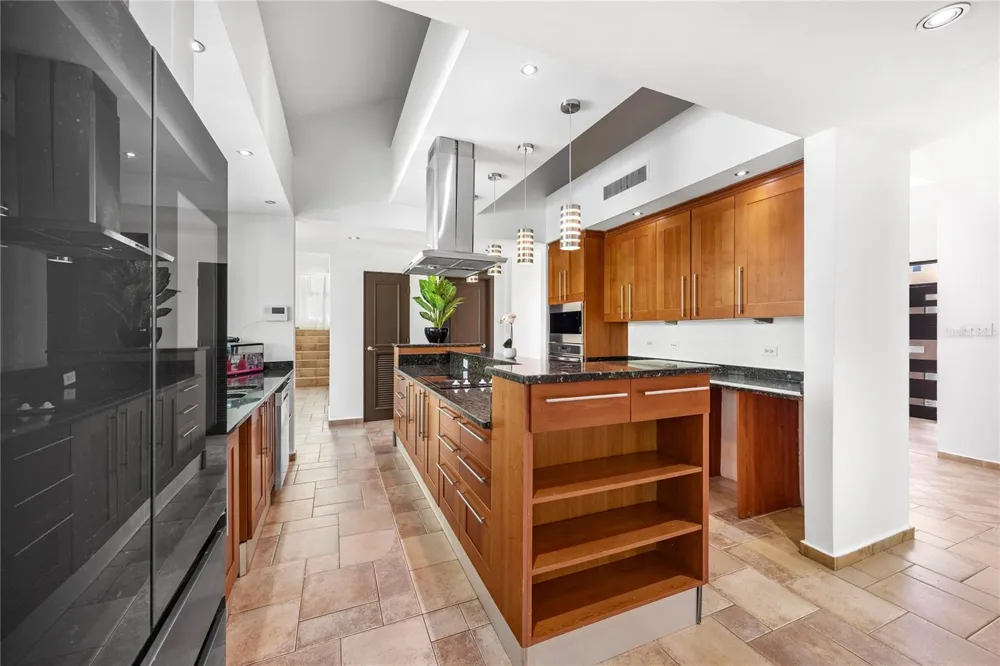 35 PASEO LAS PALMAS Dorado, PR 00646