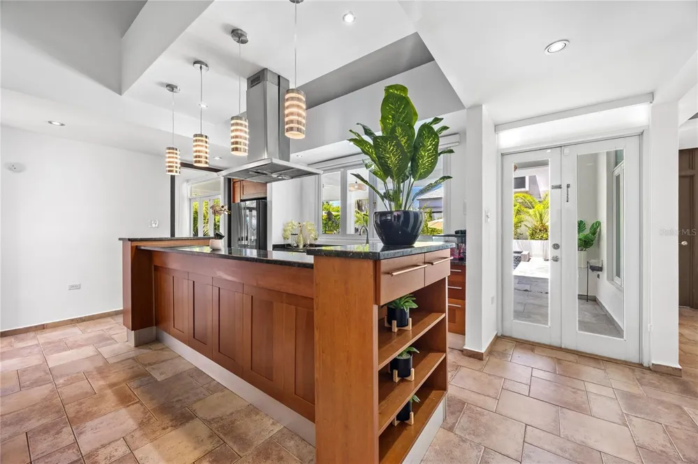 35 PASEO LAS PALMAS Dorado, PR 00646