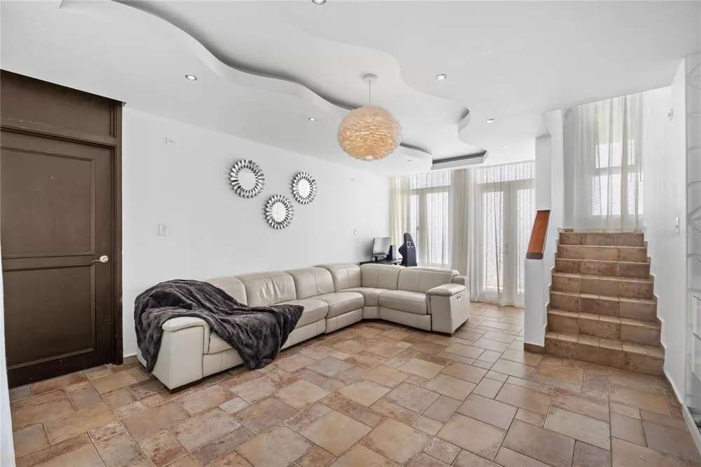 35 PASEO LAS PALMAS Dorado, PR 00646