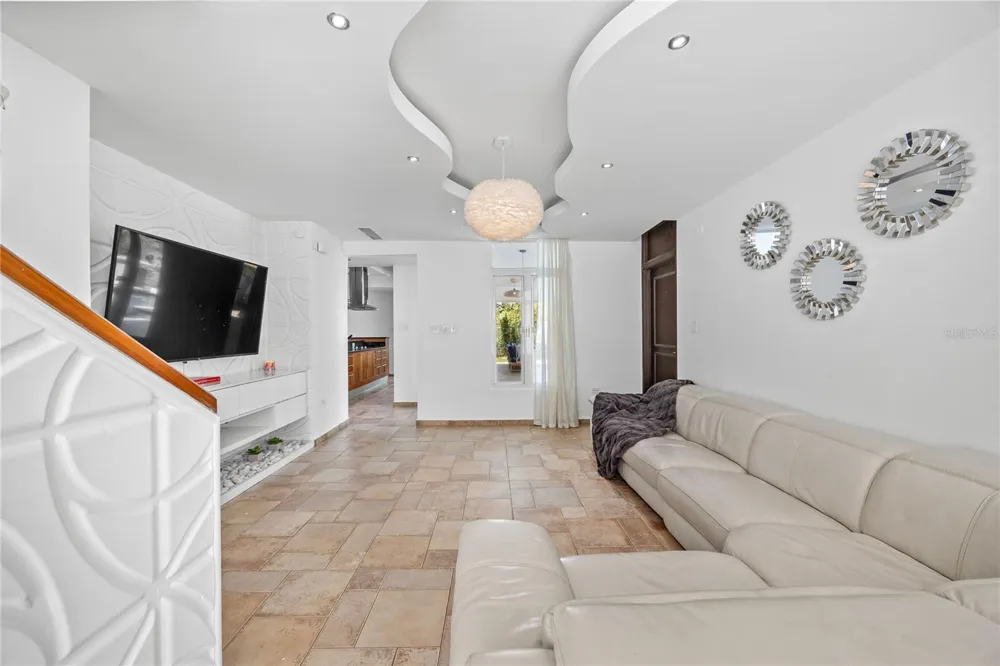 35 PASEO LAS PALMAS Dorado, PR 00646