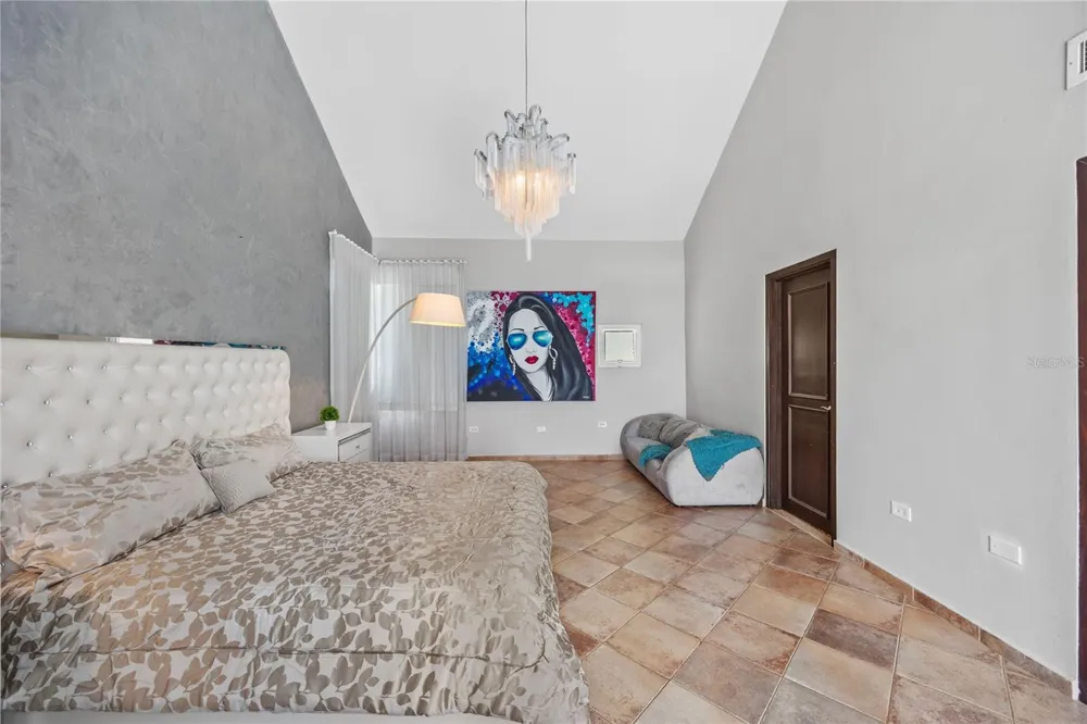 35 PASEO LAS PALMAS Dorado, PR 00646