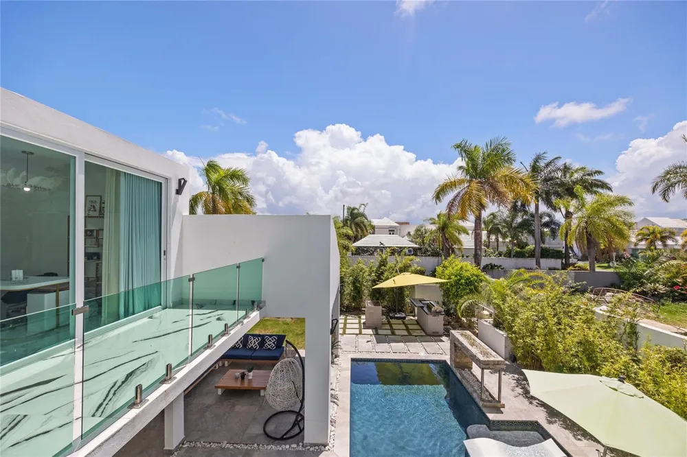35 PASEO LAS PALMAS Dorado, PR 00646