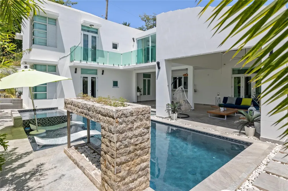 35 PASEO LAS PALMAS Dorado, PR 00646