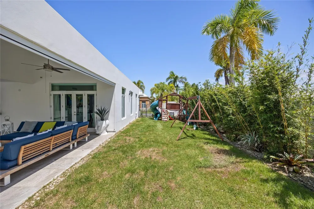 35 PASEO LAS PALMAS Dorado, PR 00646