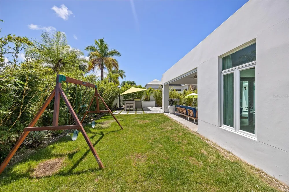 35 PASEO LAS PALMAS Dorado, PR 00646
