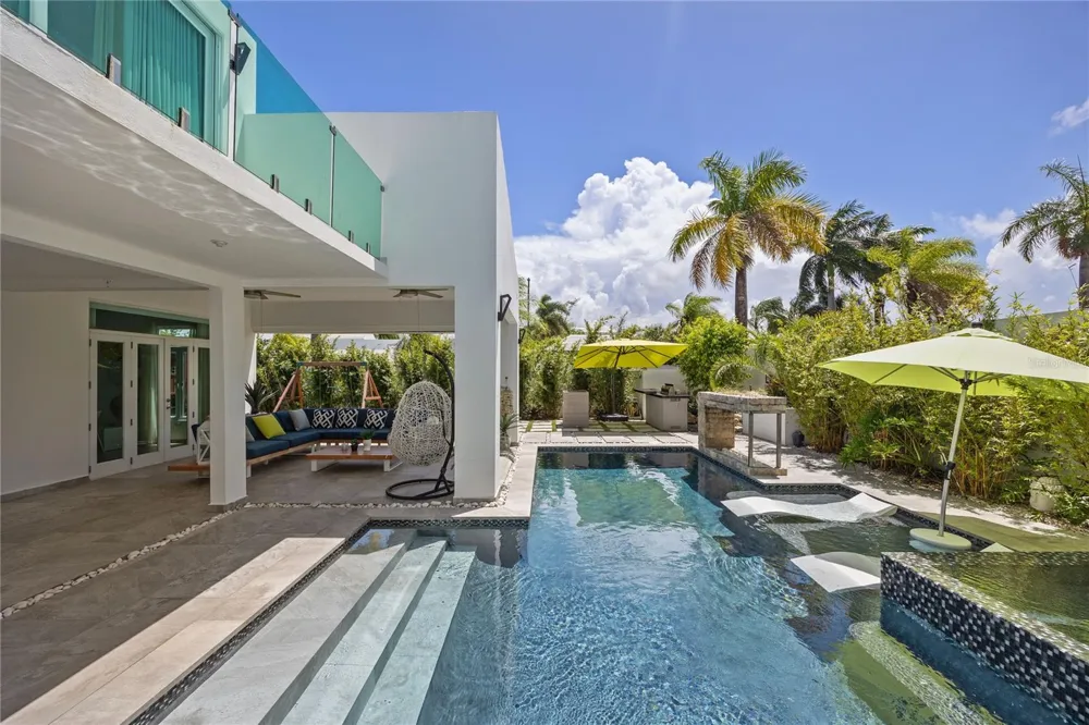 35 PASEO LAS PALMAS Dorado, PR 00646