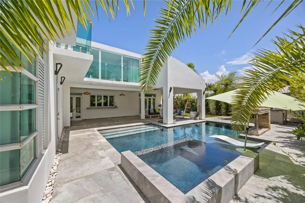 35 PASEO LAS PALMAS Dorado, PR 00646