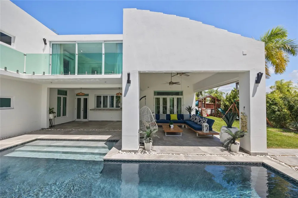 35 PASEO LAS PALMAS Dorado, PR 00646