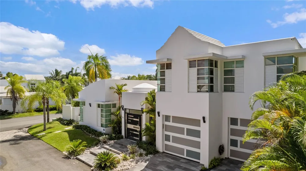 35 PASEO LAS PALMAS Dorado, PR 00646