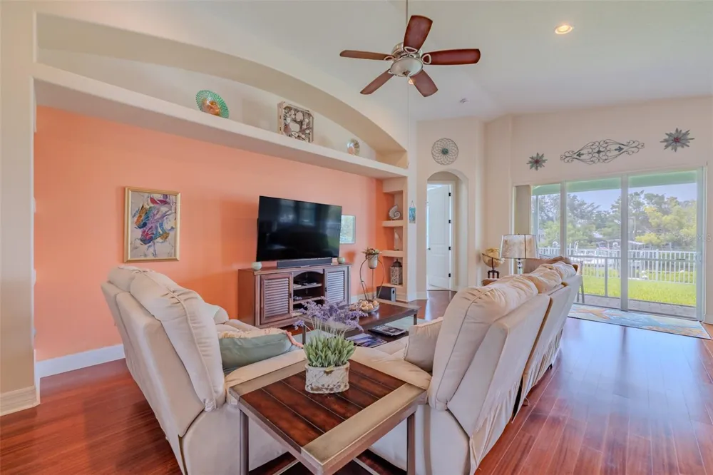 562 BIMINI BAY BOULEVARD Apollo Beach, FL 33572