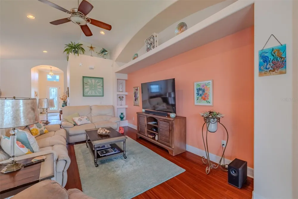 562 BIMINI BAY BOULEVARD Apollo Beach, FL 33572