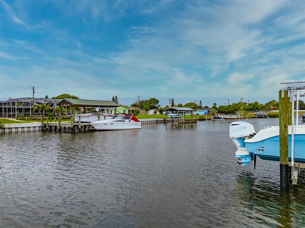 562 BIMINI BAY BOULEVARD Apollo Beach, FL 33572
