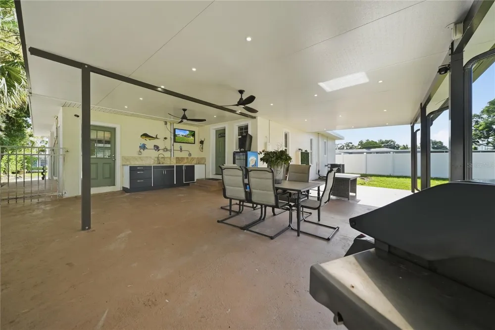 3006 W SAINT CONRAD STREET Tampa, FL 33607