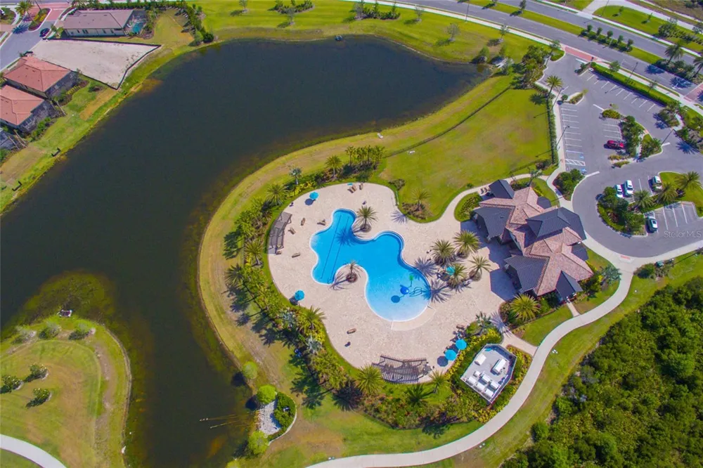 15308 HELMSDALE PLACE Lakewood Ranch, FL 34202