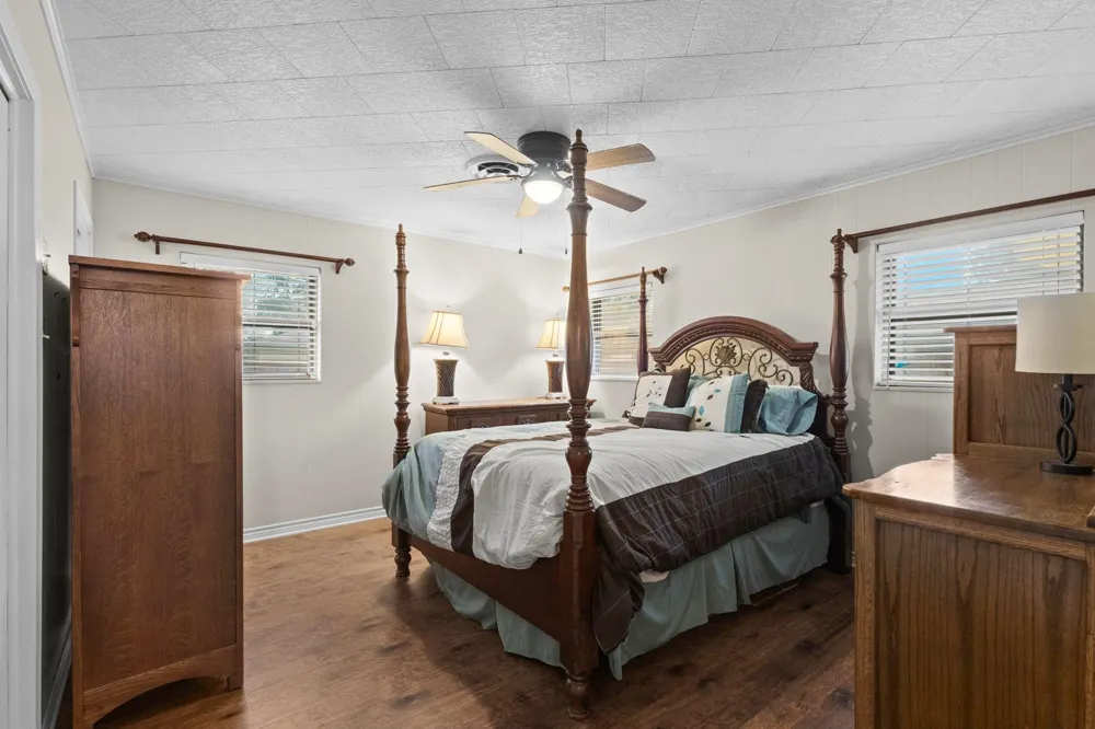 1308 Boyd Avenue Port Neches, TX 77651