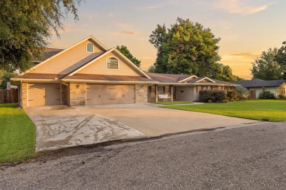 1308 Boyd Avenue Port Neches, TX 77651