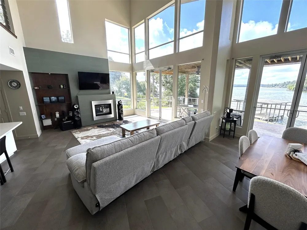 68 Edgewater Way Point Blank, TX 77364