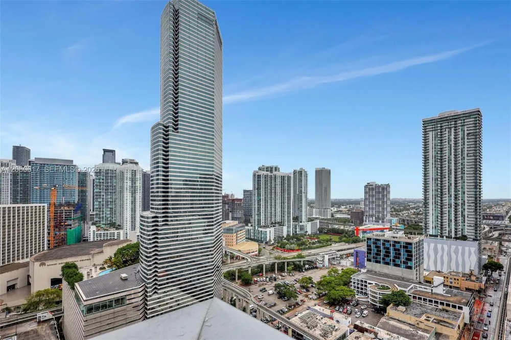 151 SE 1st St #2511 Miami, FL 33131