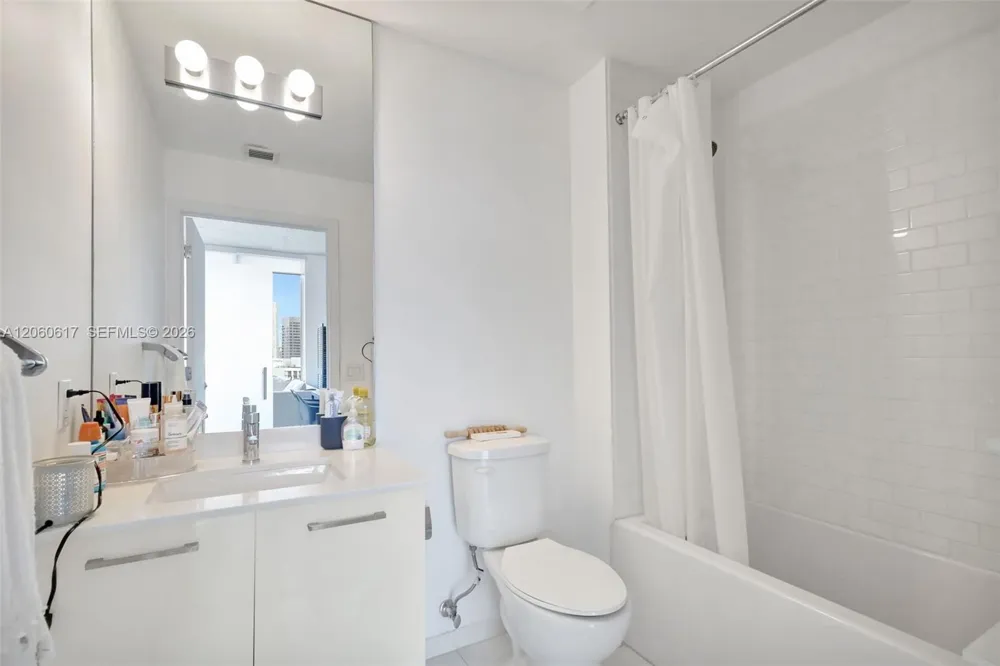 151 SE 1st St #2511 Miami, FL 33131