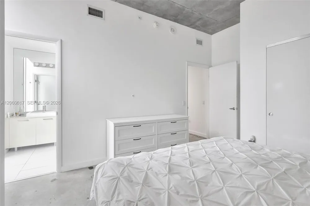 151 SE 1st St #2511 Miami, FL 33131