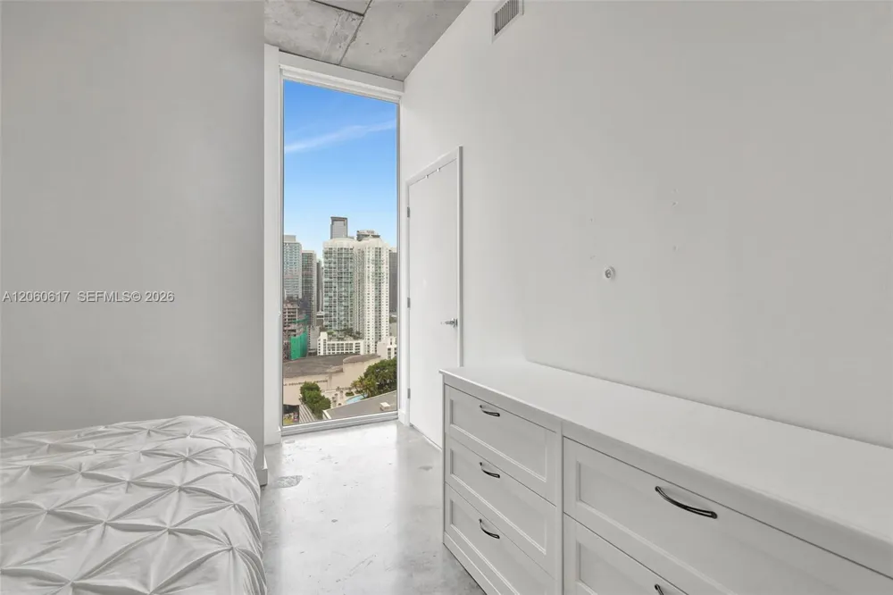 151 SE 1st St #2511 Miami, FL 33131