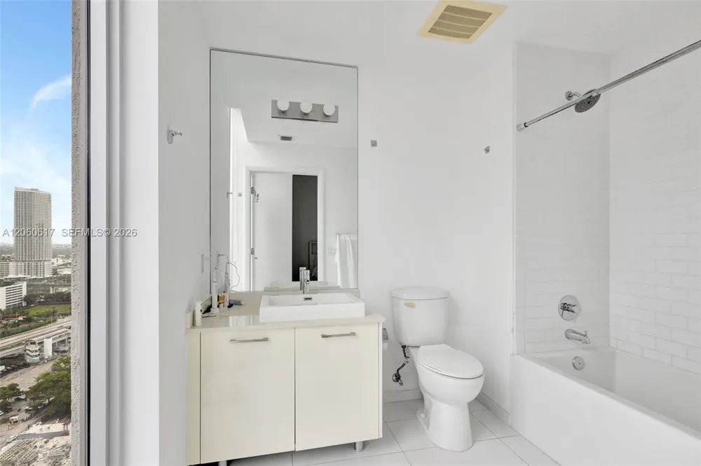 151 SE 1st St #2511 Miami, FL 33131