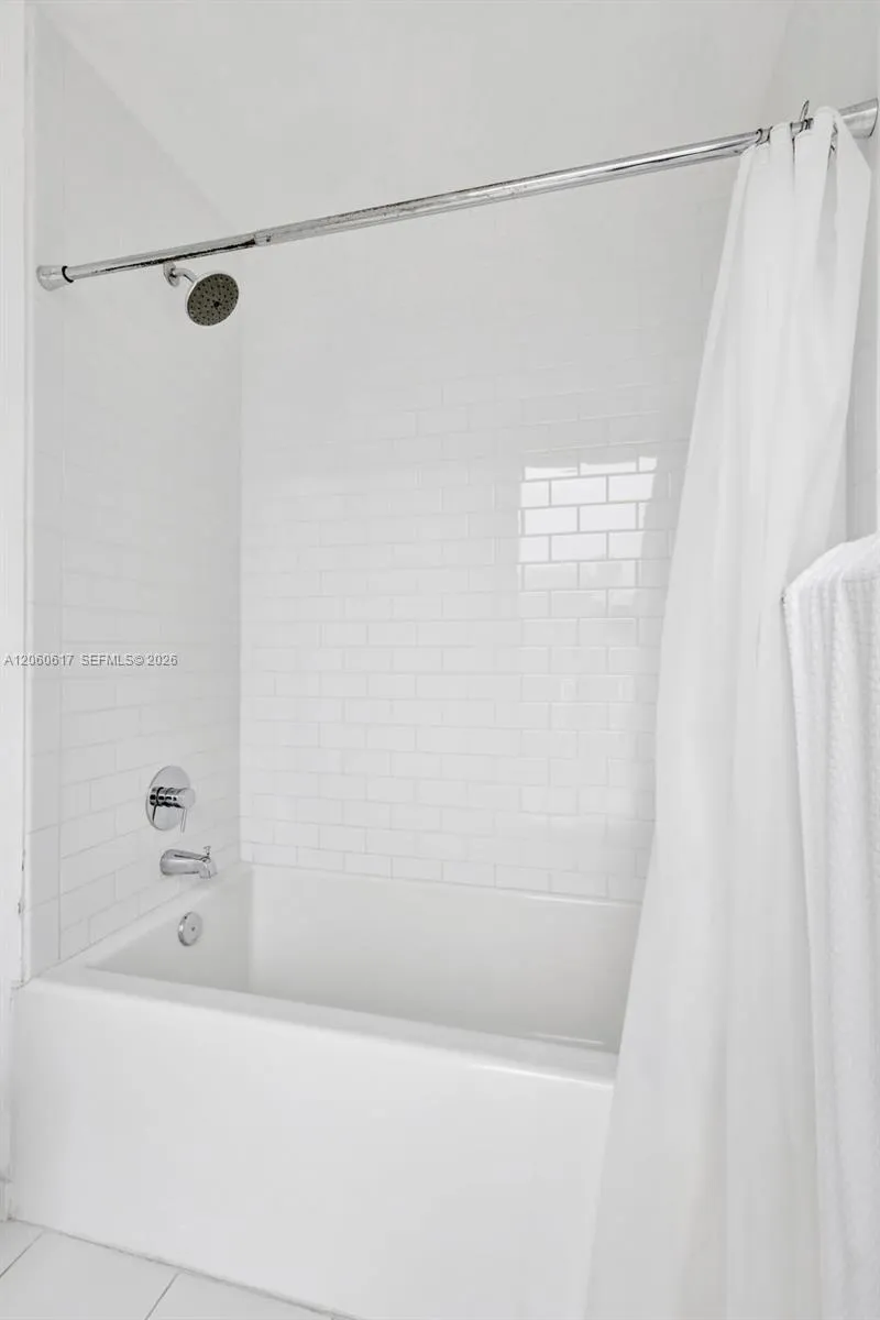 151 SE 1st St #2511 Miami, FL 33131