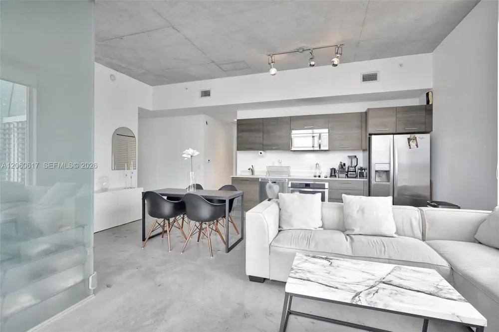 151 SE 1st St #2511 Miami, FL 33131