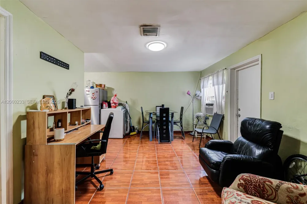 578 NW 97th St Miami, FL 33150