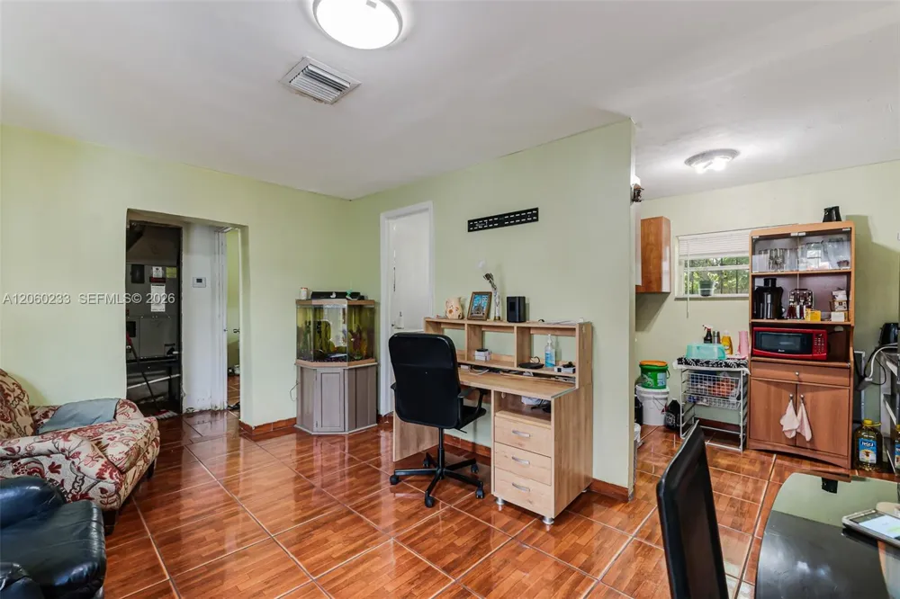 578 NW 97th St Miami, FL 33150