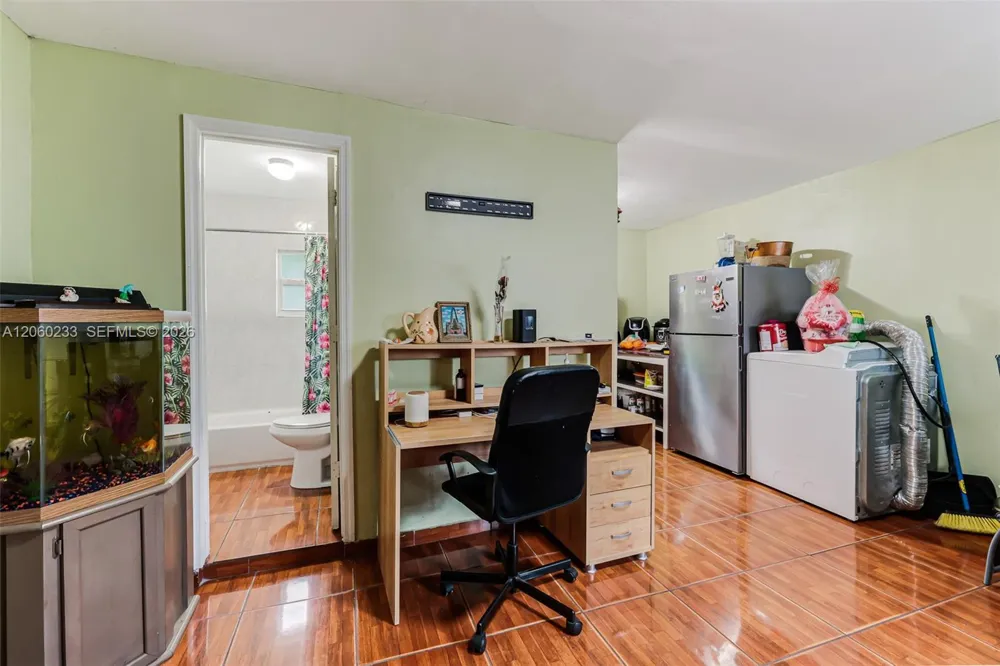 578 NW 97th St Miami, FL 33150
