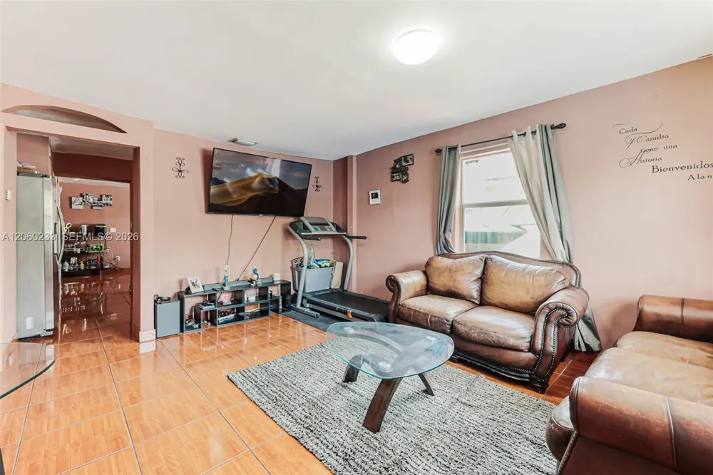 578 NW 97th St Miami, FL 33150
