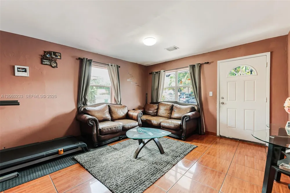 578 NW 97th St Miami, FL 33150