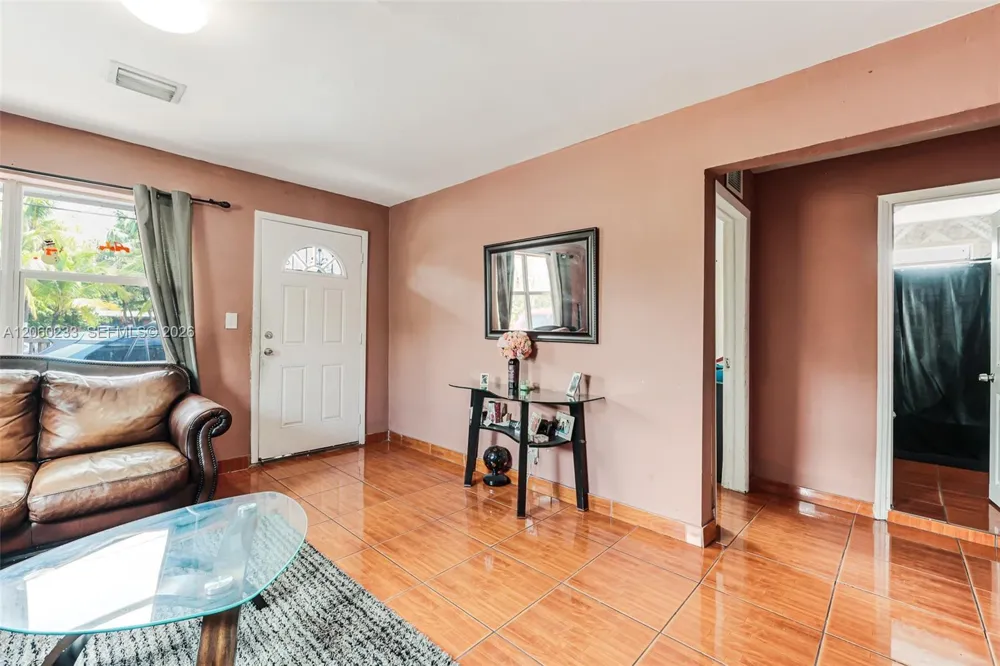 578 NW 97th St Miami, FL 33150