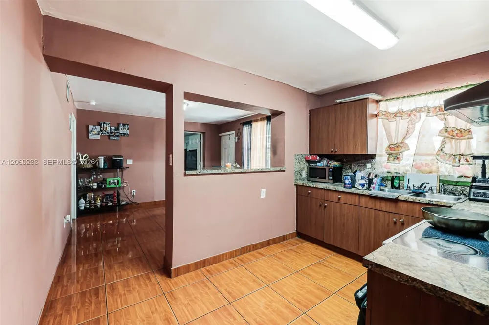 578 NW 97th St Miami, FL 33150