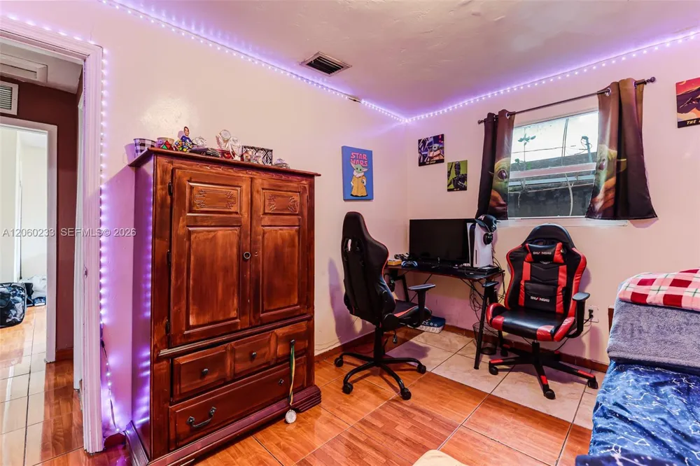 578 NW 97th St Miami, FL 33150