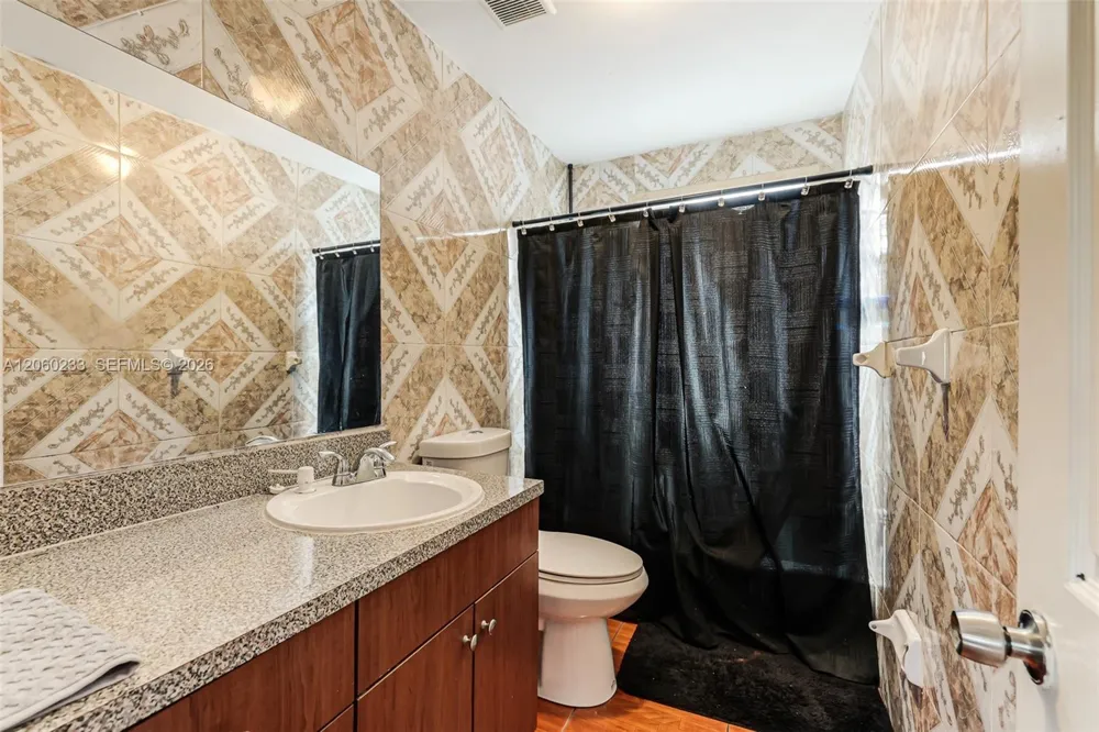 578 NW 97th St Miami, FL 33150