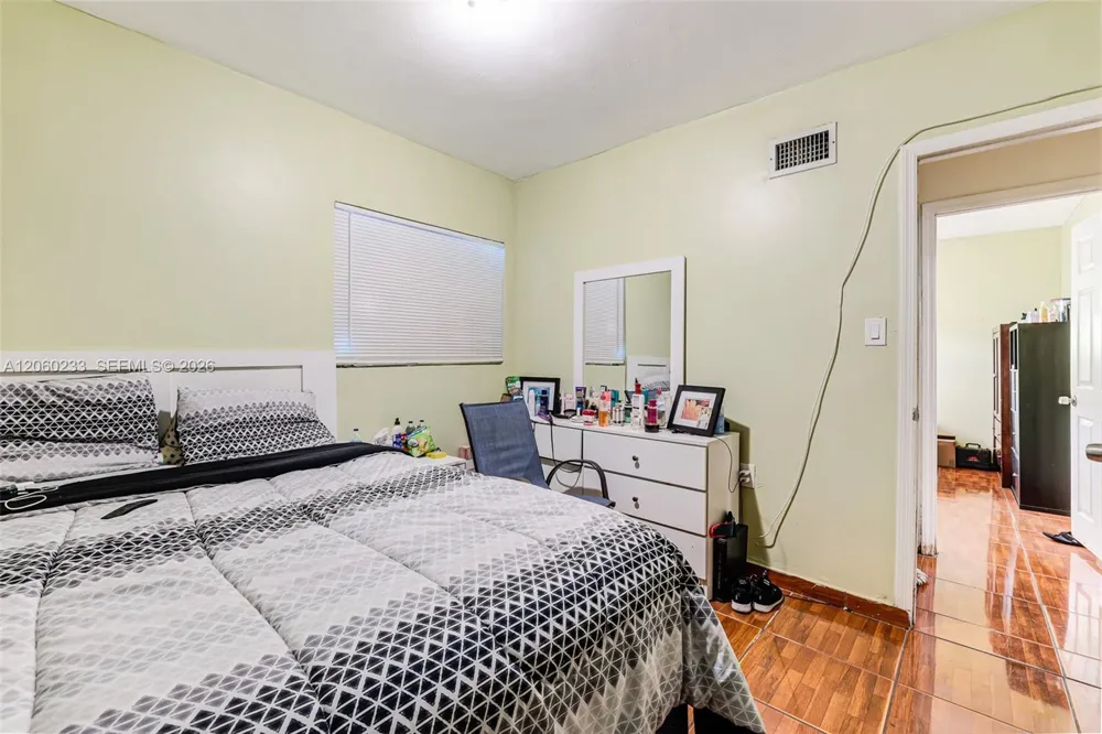 578 NW 97th St Miami, FL 33150