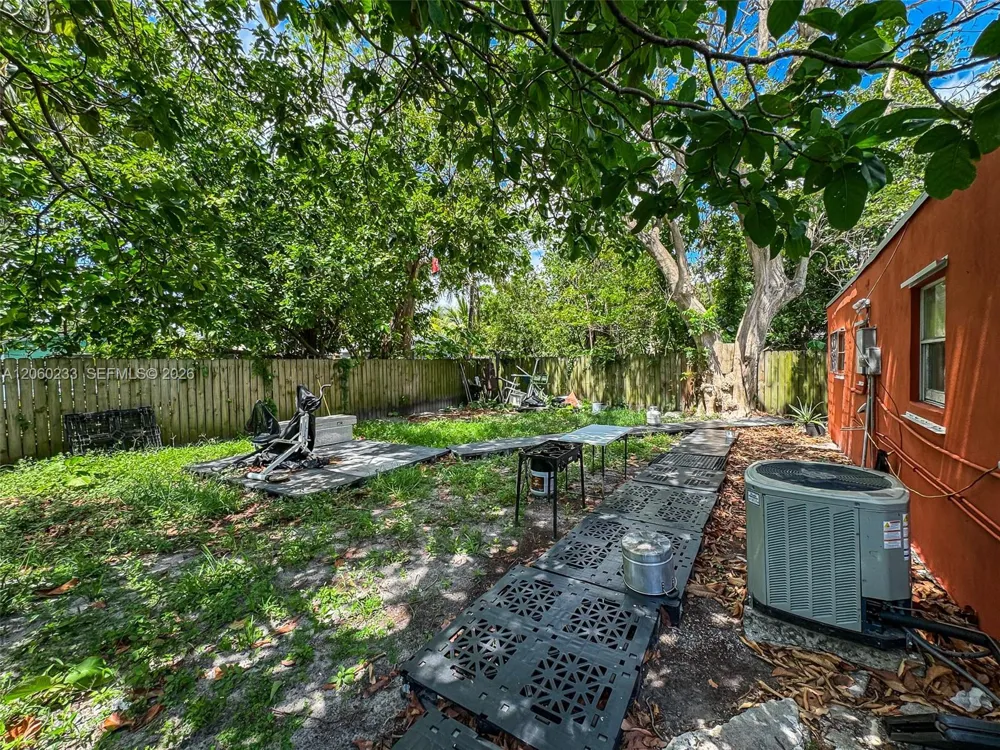 578 NW 97th St Miami, FL 33150