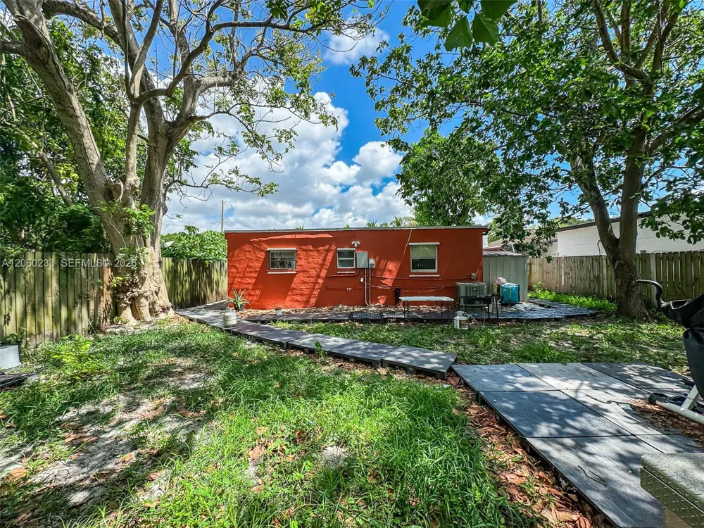 578 NW 97th St Miami, FL 33150
