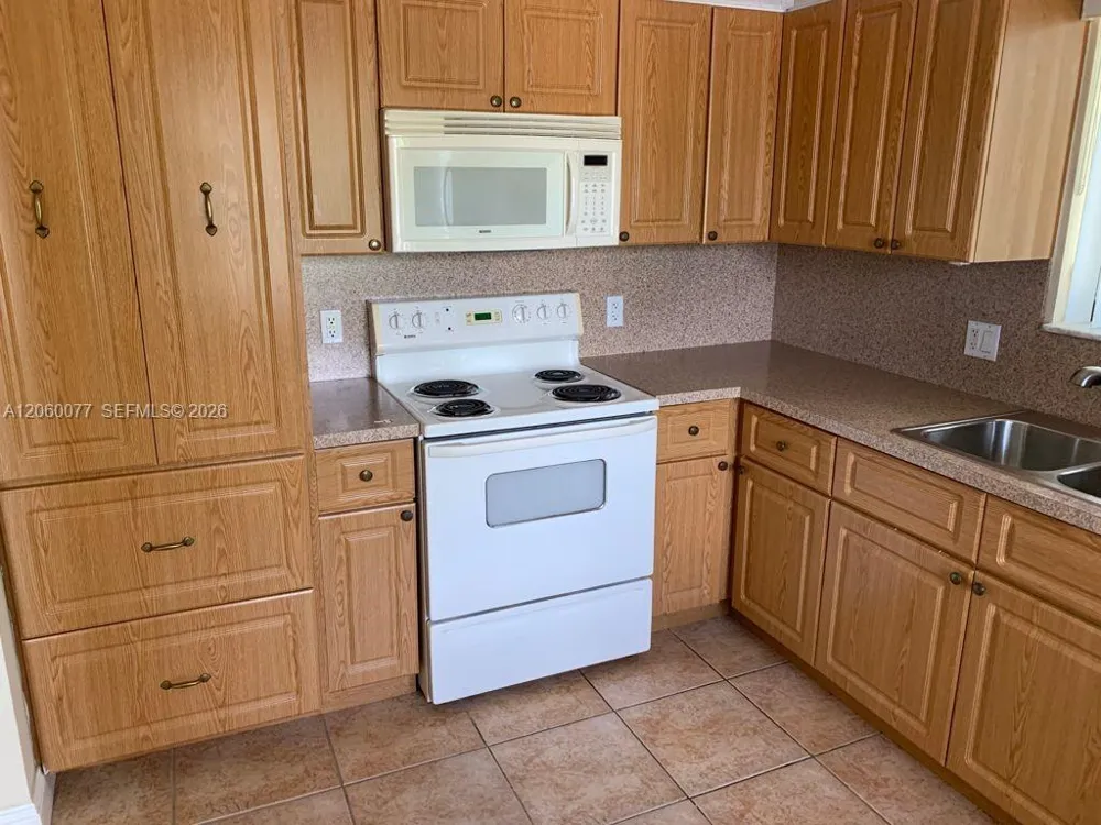 16581 Blatt Blvd #206 Weston, FL 33326