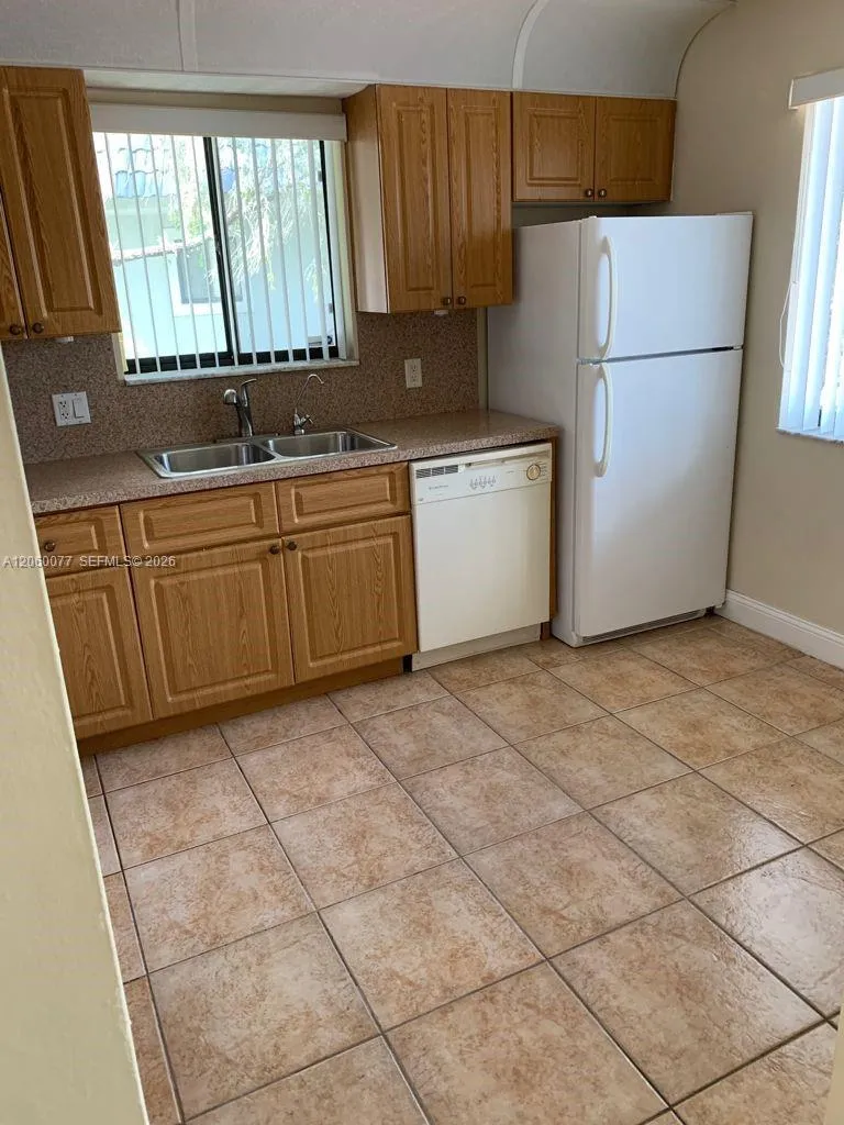16581 Blatt Blvd #206 Weston, FL 33326