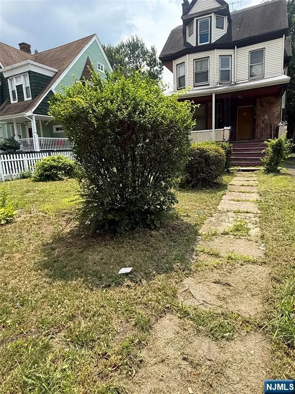 605 Park Avenue East Orange, NJ 07017