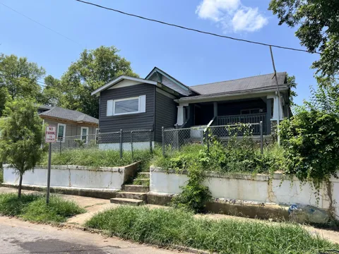 4529 Highland Avenue
