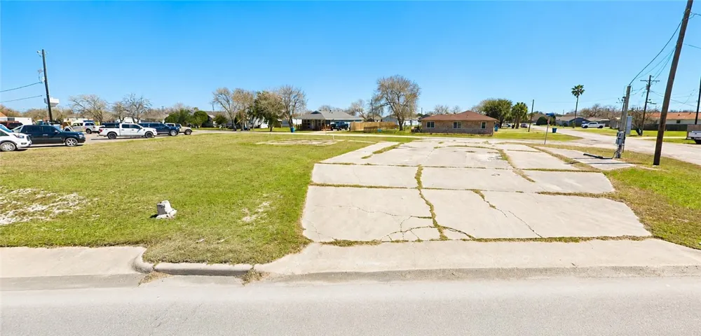 2594 Main Street Ingleside, TX 78362