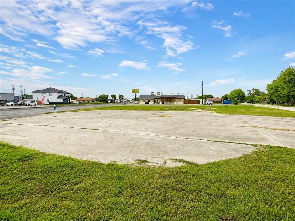 2594 Main Street Ingleside, TX 78362