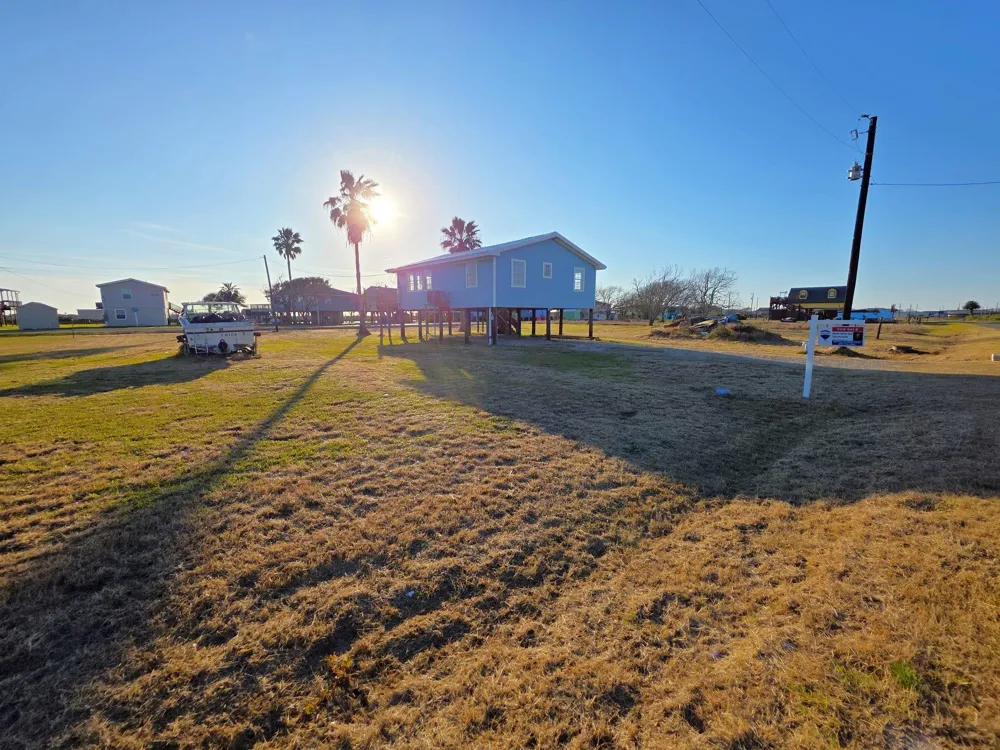405 Blue Water Boulevard Sargent, TX 77414