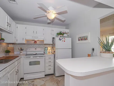75 Royal Oak Court #204