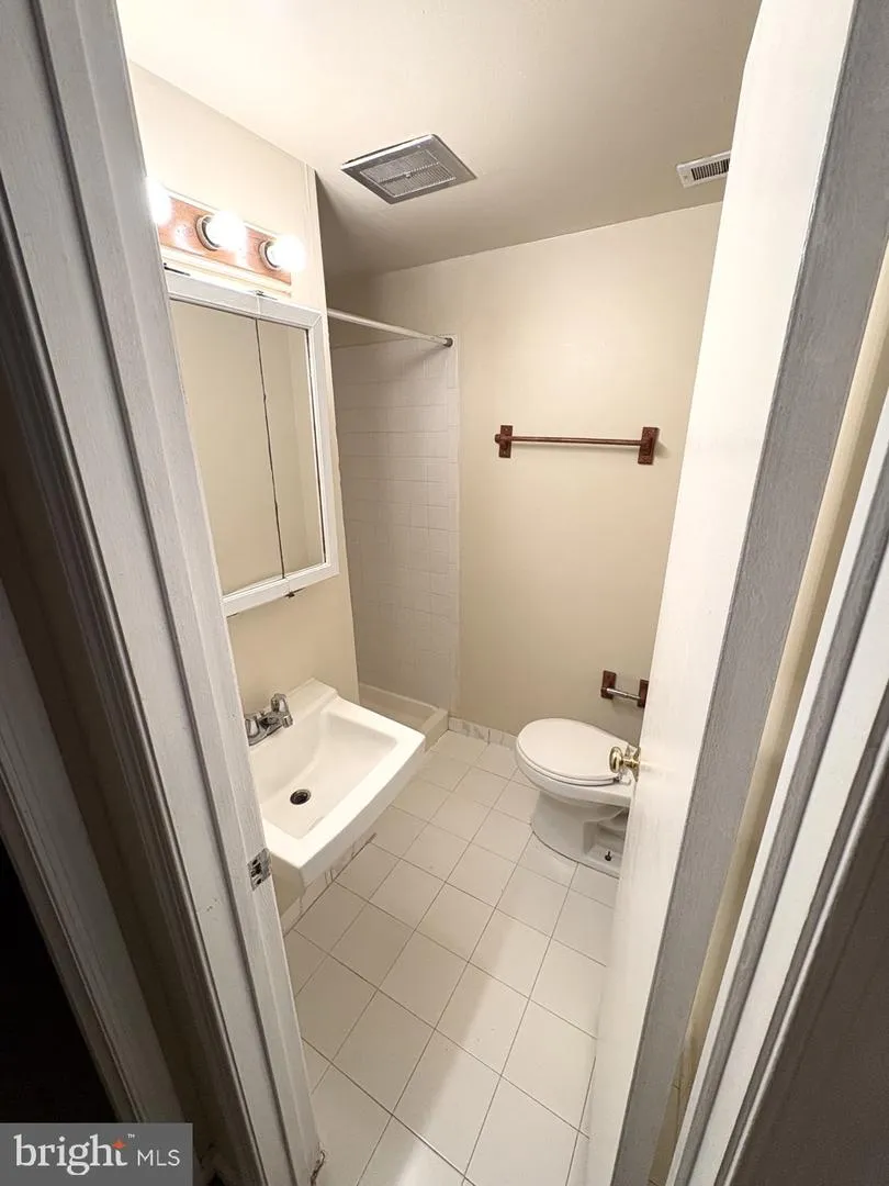 3156 CEDAR GROVE DRIVE Fairfax, VA 22031